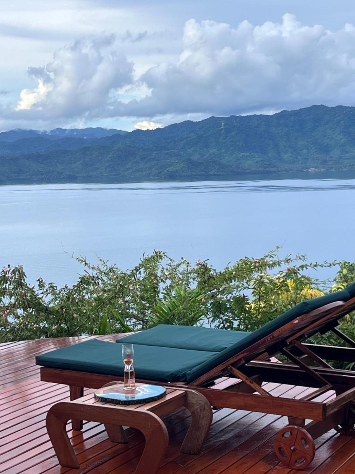 Naveria Heights Lodge Savusavu Eksteriør bilde
